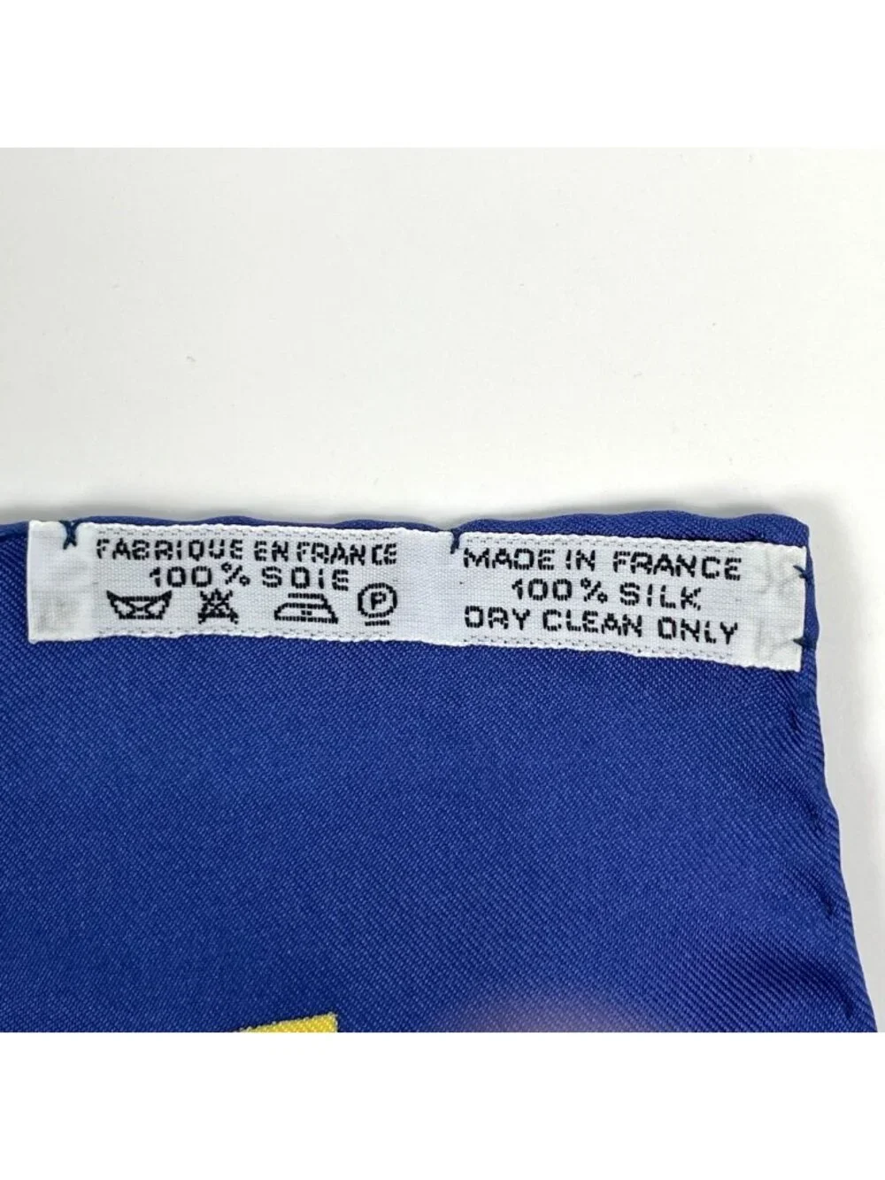 Hermes Carre 90 Chocs en Plumes Scarf Clash of Feathers Horse Pattern Armor